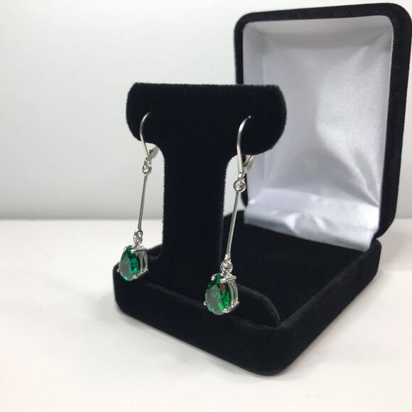 Beautiful 4ctw Pear Cut Emerald Earrings Sterling Silver Lab Grown Simulated - Picture 5 of 5
